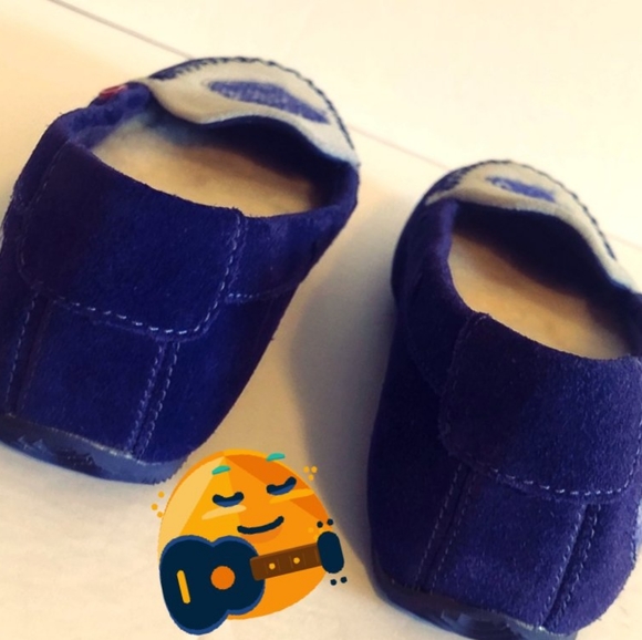 UGG PURE GIRLS SUEDE LOAFERS - Picture 3 of 8